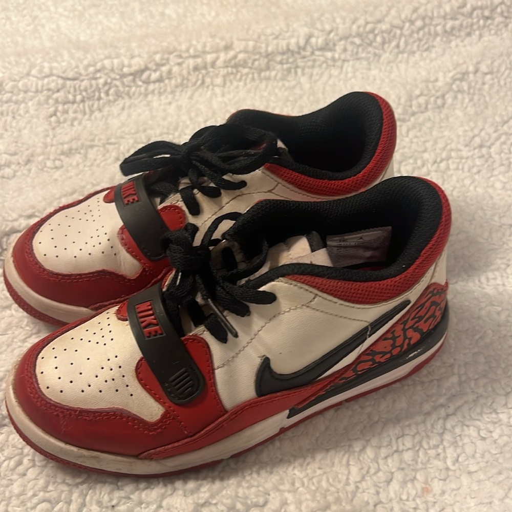 JORDAN NIKE Legacy 312 Low - Kids Youth Size 13C